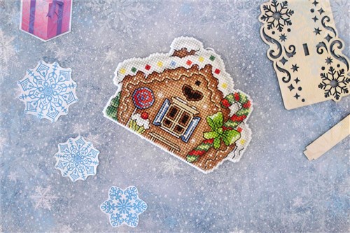 Gingerbread House P-458 / SR-458 Plastic Canvas Counted Cross Stitch Kit