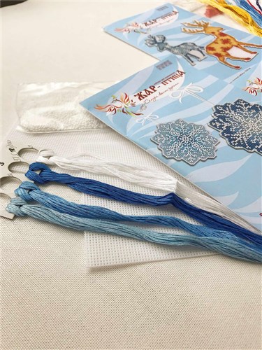 Snow Drop P-460 / SR-460 Plastic Canvas Counted Cross Stitch Kit