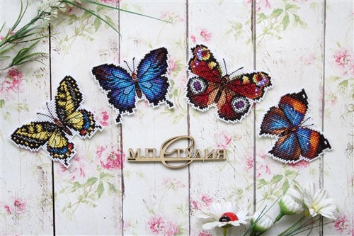 Bright Butterflies Plastic Canvas Counted Cross Stitch Kit P-485 / SR-485