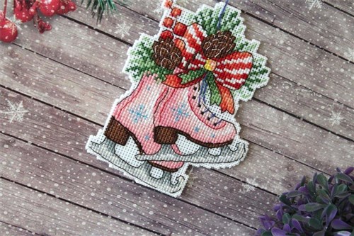 Christmas Skates Plastic Canvas Counted Cross Stitch Kit P-497 / SR-497