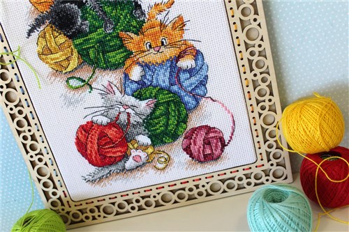 Mischievous Friends SM-387  Counted Cross Stitch Kit