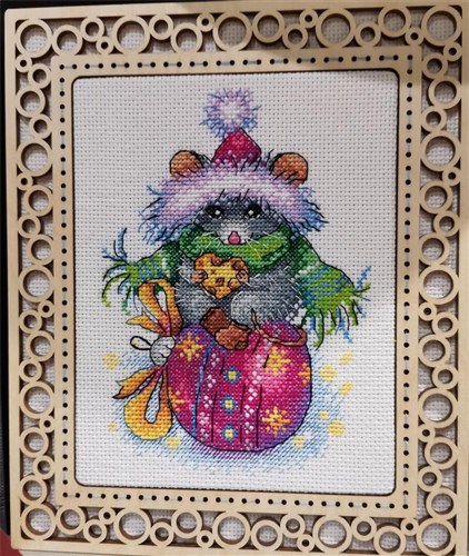 Mouse Holiday SM-430 Counted Cross-Stitch Kit