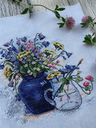 Bouquet SM-558 Counted Cross-Stitch Kit
