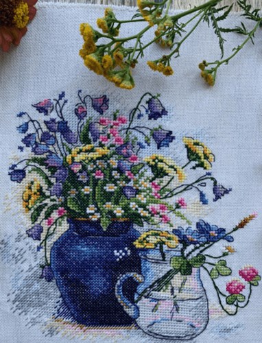 Bouquet SM-558 Counted Cross-Stitch Kit