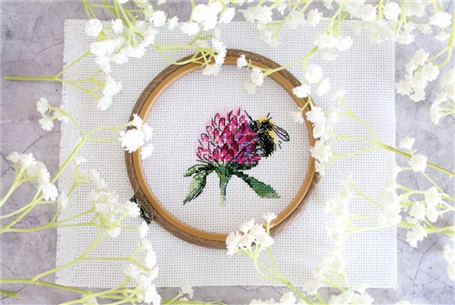 Clover SM-618 Counted Cross Stitch Kit