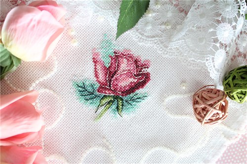 Rose SM-631 Counted Cross Stitch Kit