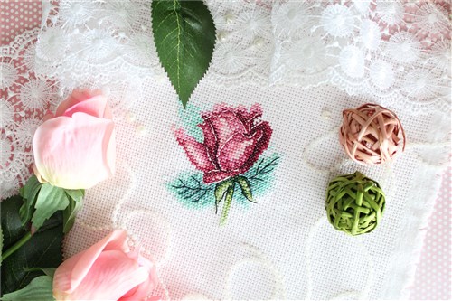 Rose SM-631 Counted Cross Stitch Kit