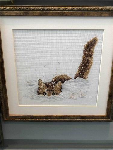 Cat in the Snow SNV-557 Counted Cross Stitch Kit