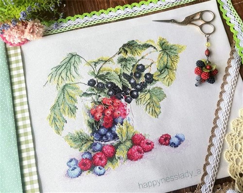Berries SNV-562 Counted Cross Stitch Kit