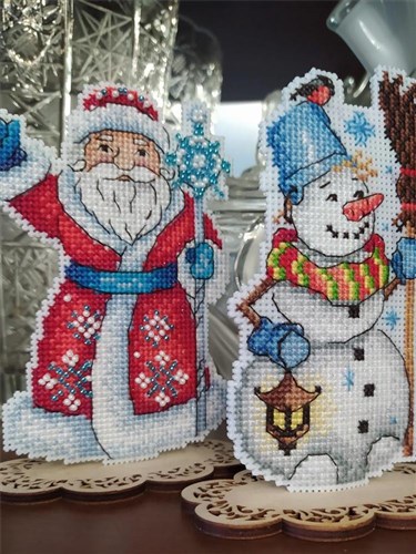 Snowman SR-318  Plastic Canvas Counted Cross Stitch Kit
