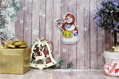 Snowlady SR-319  Plastic Canvas Counted Cross Stitch Kit
