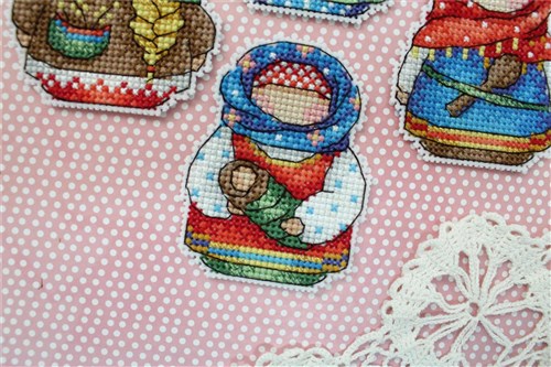 Russian Charms. Magnets SR-338  Plastic Canvas Counted Cross Stitch Kit