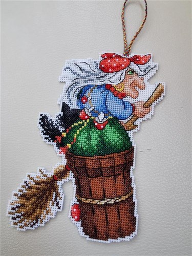 Witch P-346 / SR-346 Plastic Canvas Counted Cross Stitch Kit