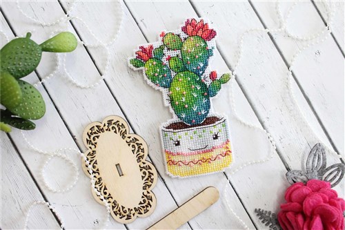 Prickly Friend SR-417  Plastic Canvas Counted Cross Stitch Kit