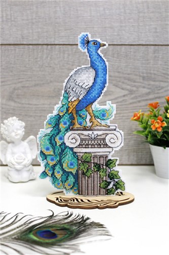 Royal Peacock SR-574  Plastic Canvas Counted Cross Stitch Kit