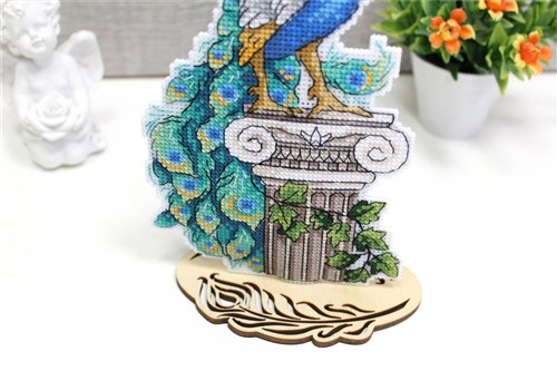 Royal Peacock SR-574  Plastic Canvas Counted Cross Stitch Kit