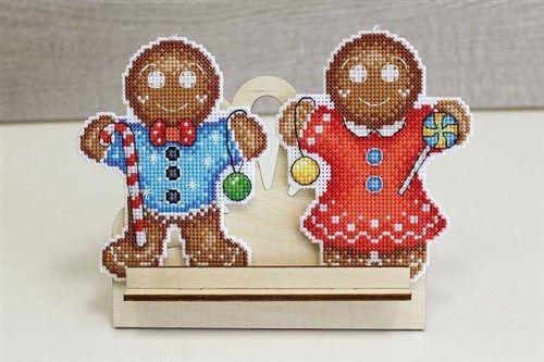 Gingerbread Man SR-582 Plastic Canvas Counted Cross Stitch Kit