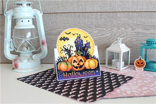 Postcard Halloween SR-586  Plastic Canvas Counted Cross Stitch Kit
