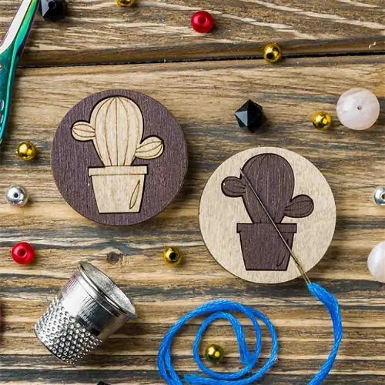 Magnetic Double-Sided Needle Holder