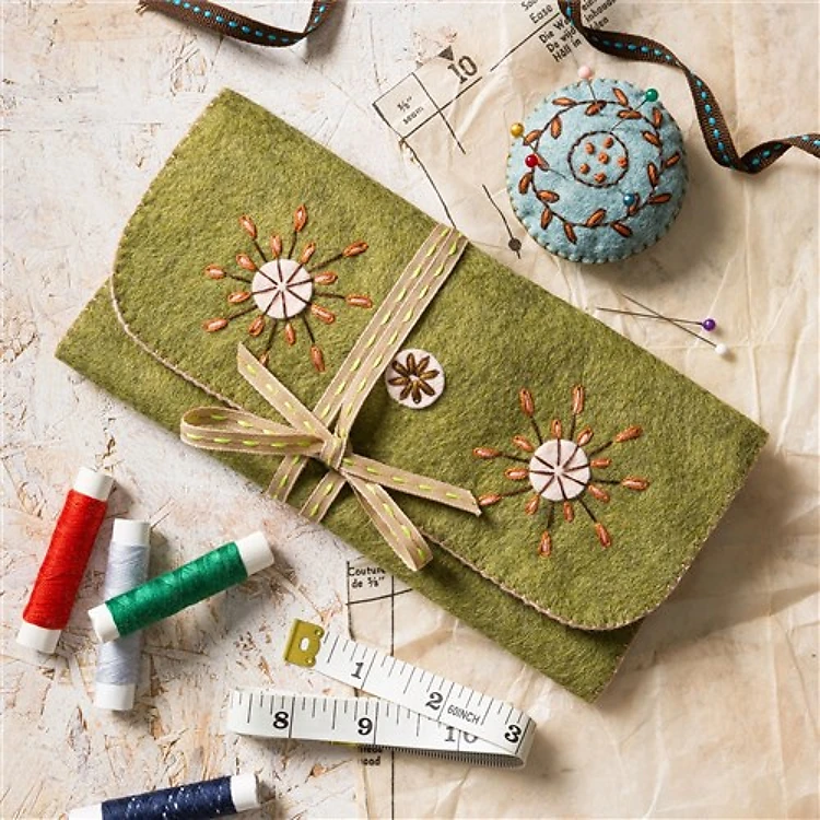 Felt Sewing Roll Craft Kit
