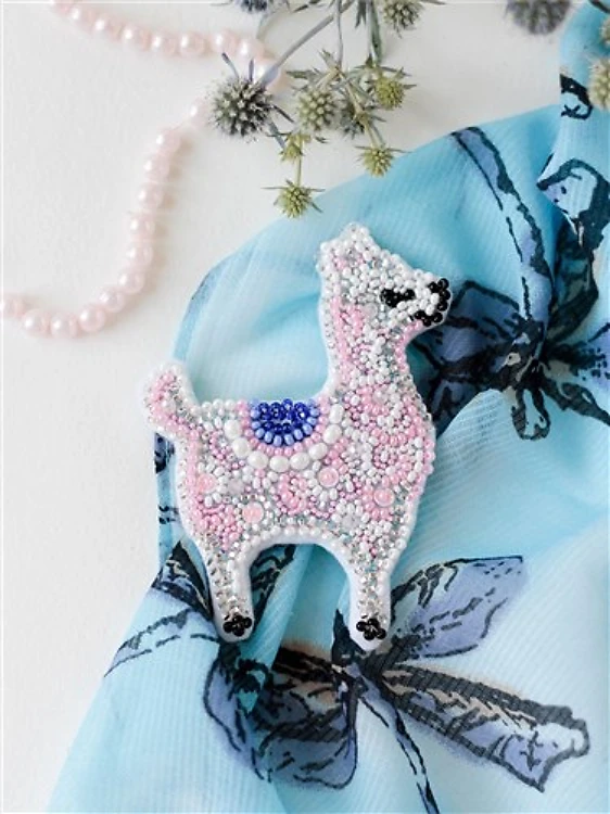 Brooch Bead Kit Pink Llama