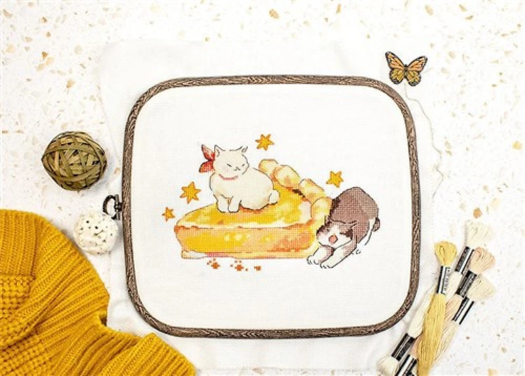 Eating Sleeping Stretching L8811 Counted Cross Stitch Kit