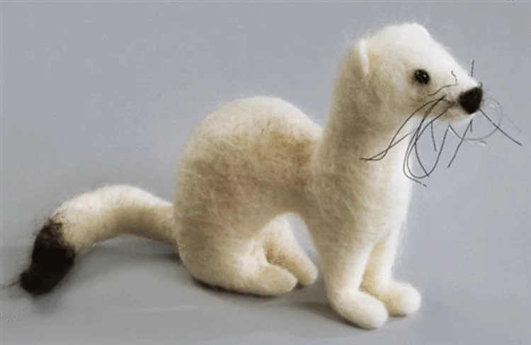 Felting kit Snowy ermine V-136C