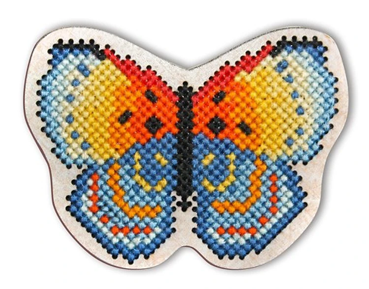 Kit for decorating with perforated wooden form EHW022