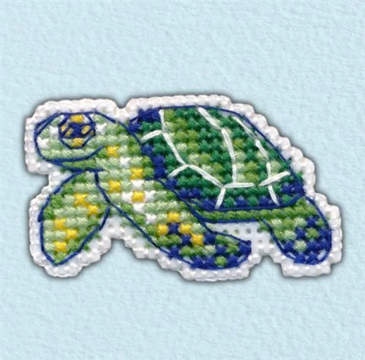Badge-turtle 1097 Plastic Canvas Counted Cross Stitch Kit
