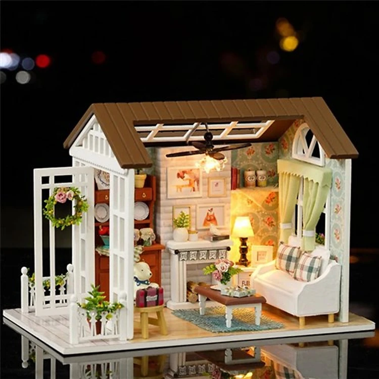 Miniature Wizardi Roombox Kit - Hut Dollhouse Kit