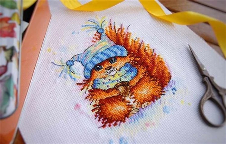 Winter Squirrel SM-395 Counted Cross Stitch Kit