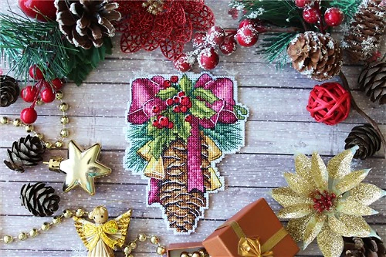 Christmas Cone P-691 Plastic Canvas Counted Cross Stitch Kit