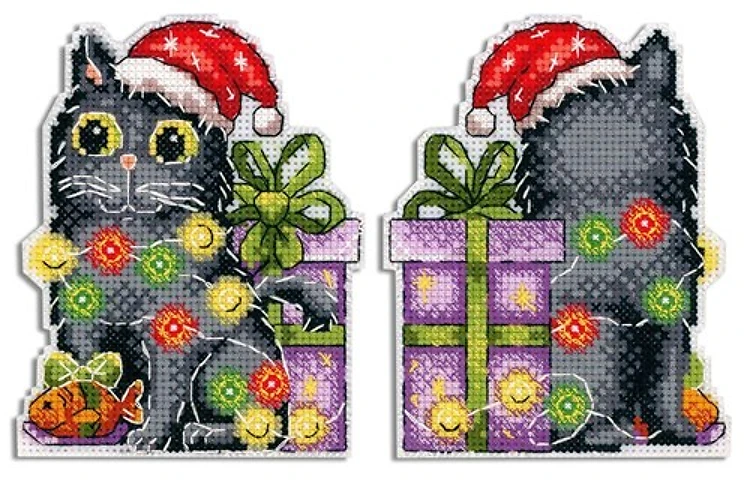 Christmas Tree Ornament. Cat with Lights P-709 Plastic Canvas Counted Cross Stitch Kit